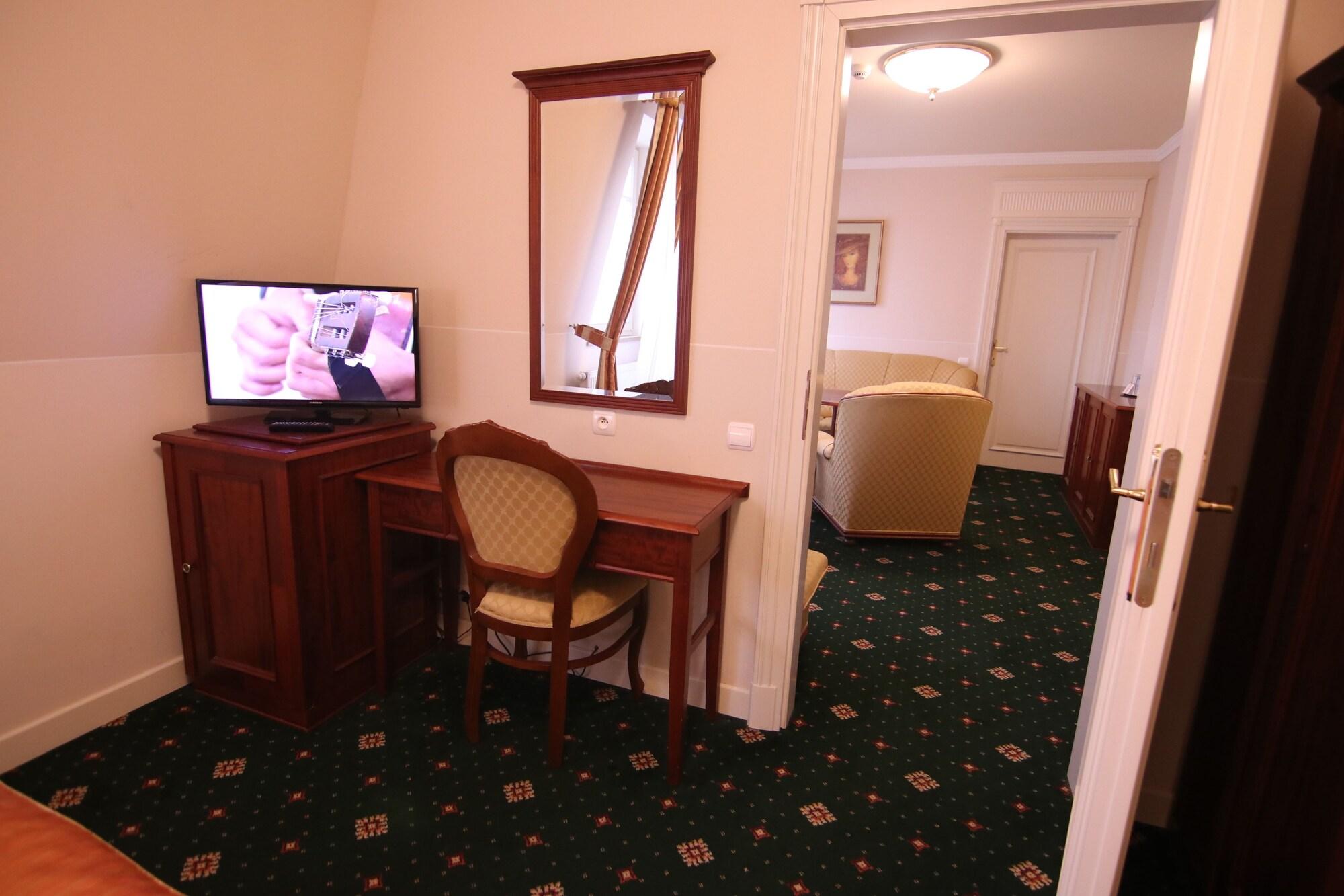 Humboldt Park Hotel & Spa Karlovy Vary Exterior foto