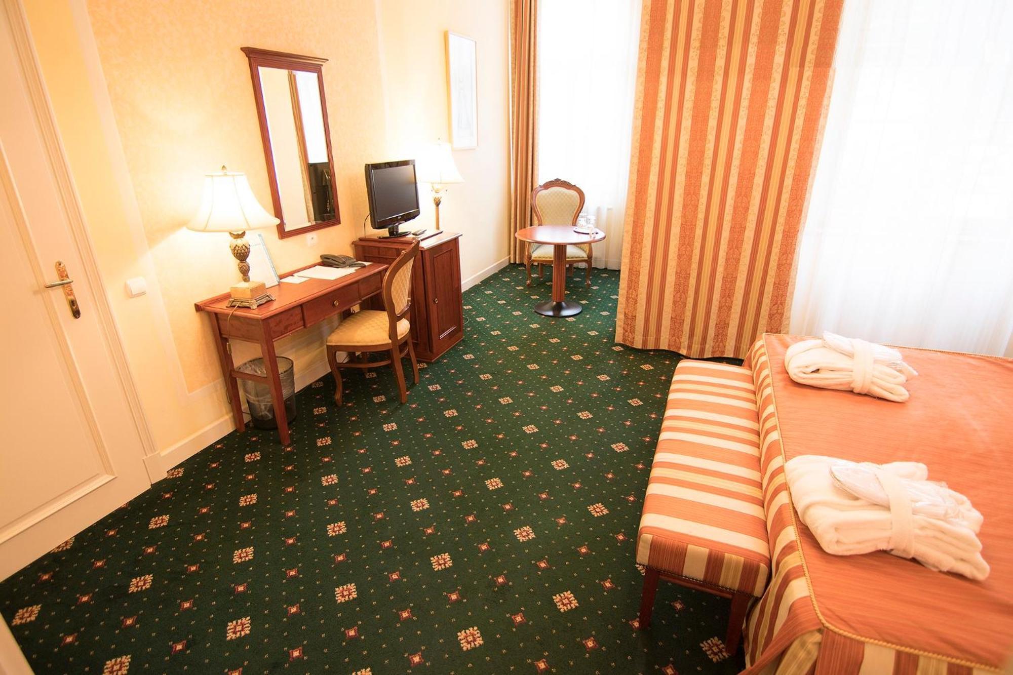 Humboldt Park Hotel & Spa Karlovy Vary Exterior foto