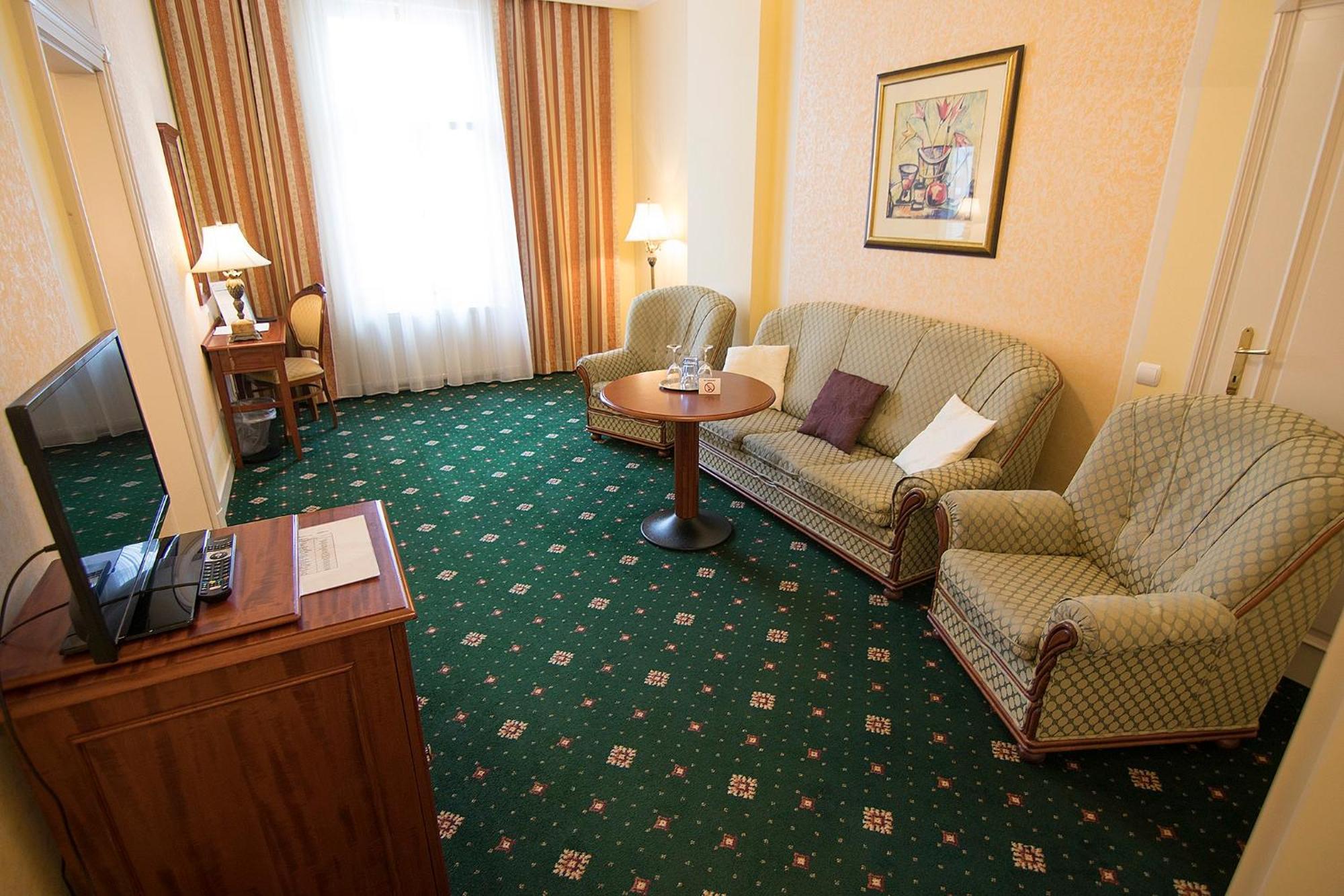 Humboldt Park Hotel & Spa Karlovy Vary Exterior foto